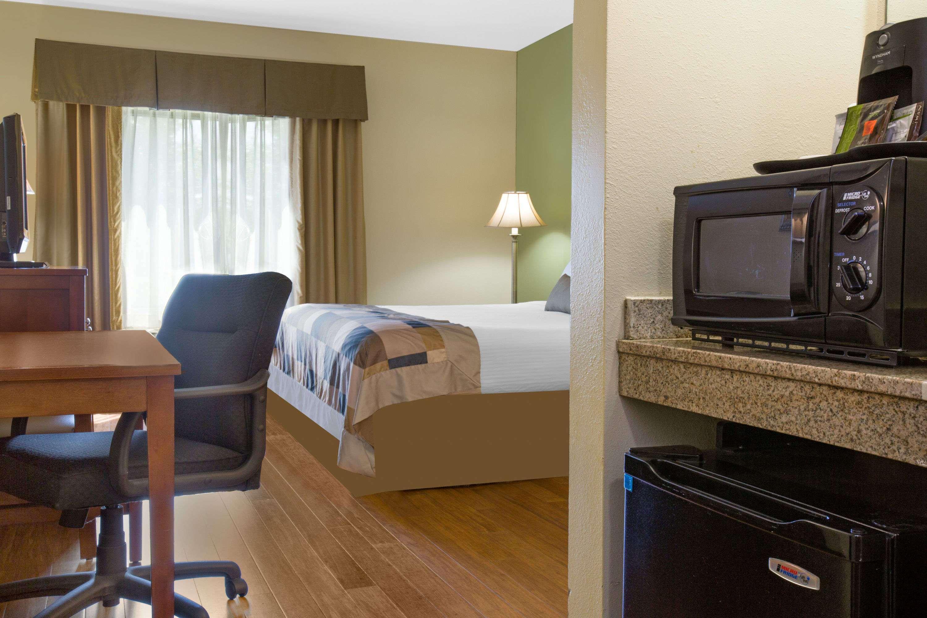 Wingate By Wyndham Tuscaloosa Hotel Bagian luar foto